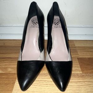 VINCE CAMUTO BLACK AND TAN LEATHER PUMPS